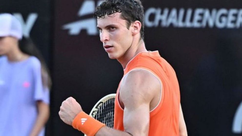 Juan Manuel Cerúndolo avanza de ronda en el Argentina Open.