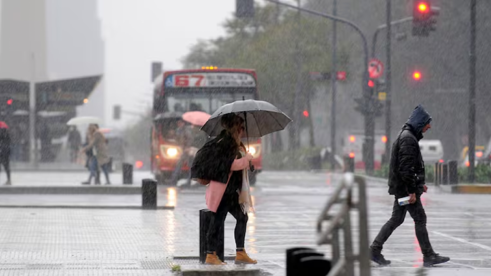 Urgente: Hay alerta amarilla y naranja por tormentas y viento en Buenos Aires y 8 provincias: ¿Qué dice el pronóstico?