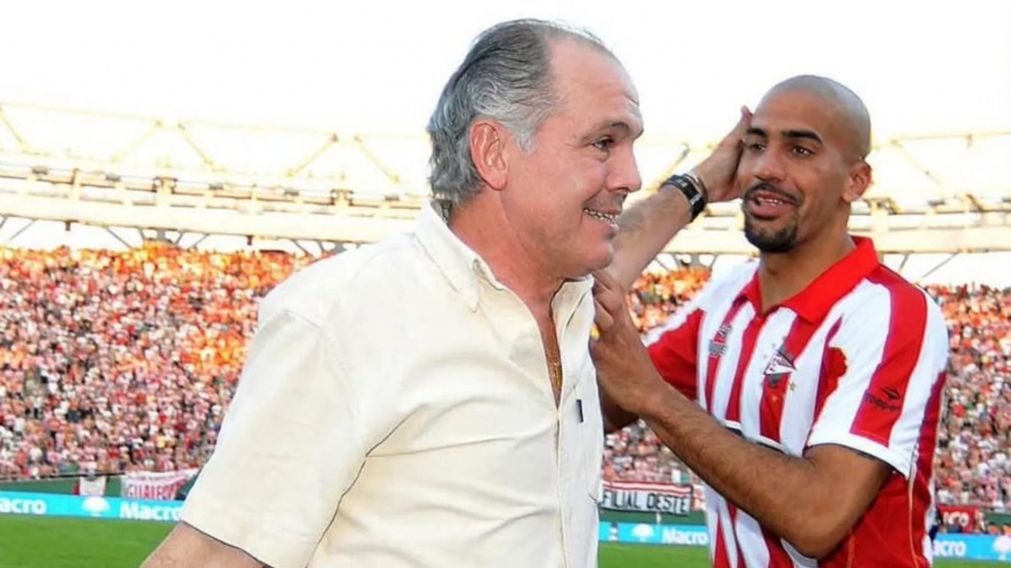 Estudiantes de La Plata le levantará una estatua a Sabella en UNO.