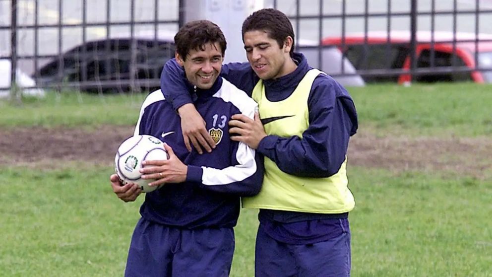 El dirigente y el panelista en los tiempos en los que eran compañeros en Boca. Ahora, circulan por veredas opuestas.