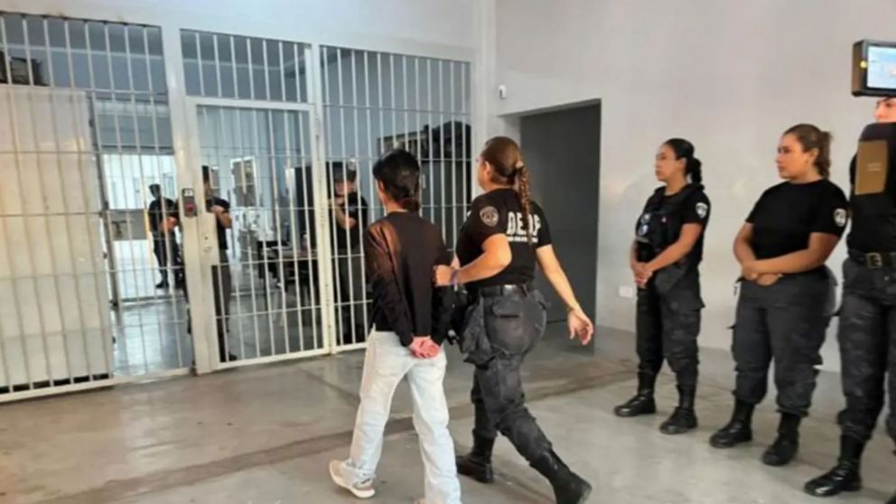 La imputada fue trasladada al Complejo Penitenciario de Delfín Gallo (Gentileza La Gaceta).