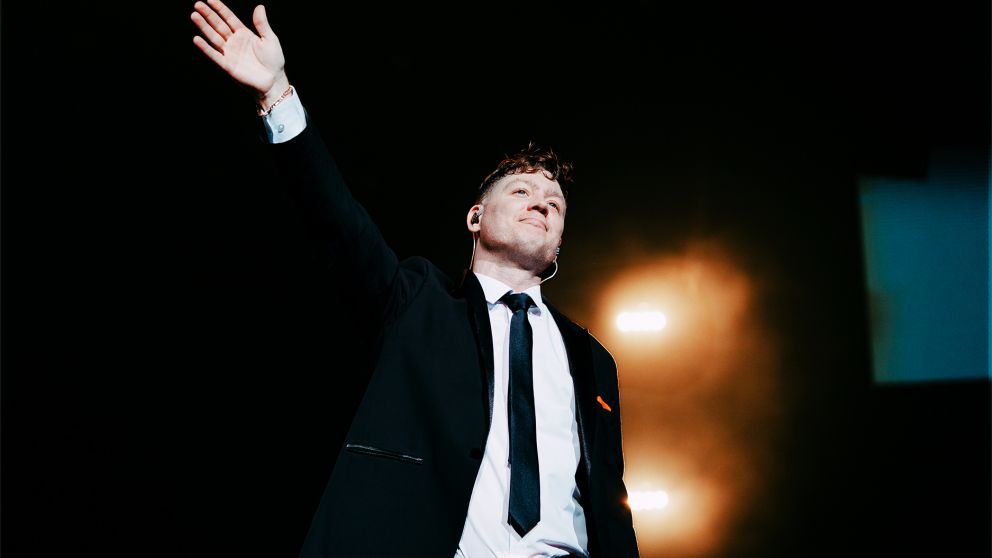 Emanero redobla la apuesta: nuevo álbum, gira internacional y gran show en el Movistar Arena