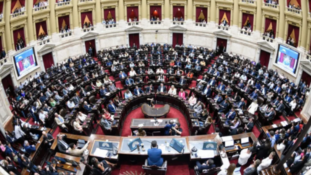 El oficialismo convocó la sesión en Diputados: desde las 14 se debate la reforma laboral.