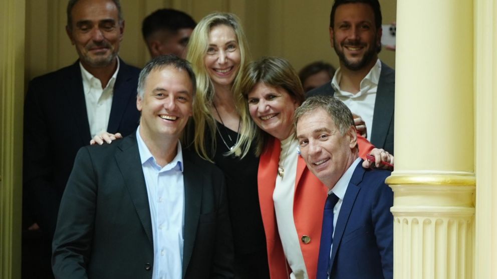 La mesa política de Javier Milei celebró en el Congreso la media sanción a la reforma laboral.