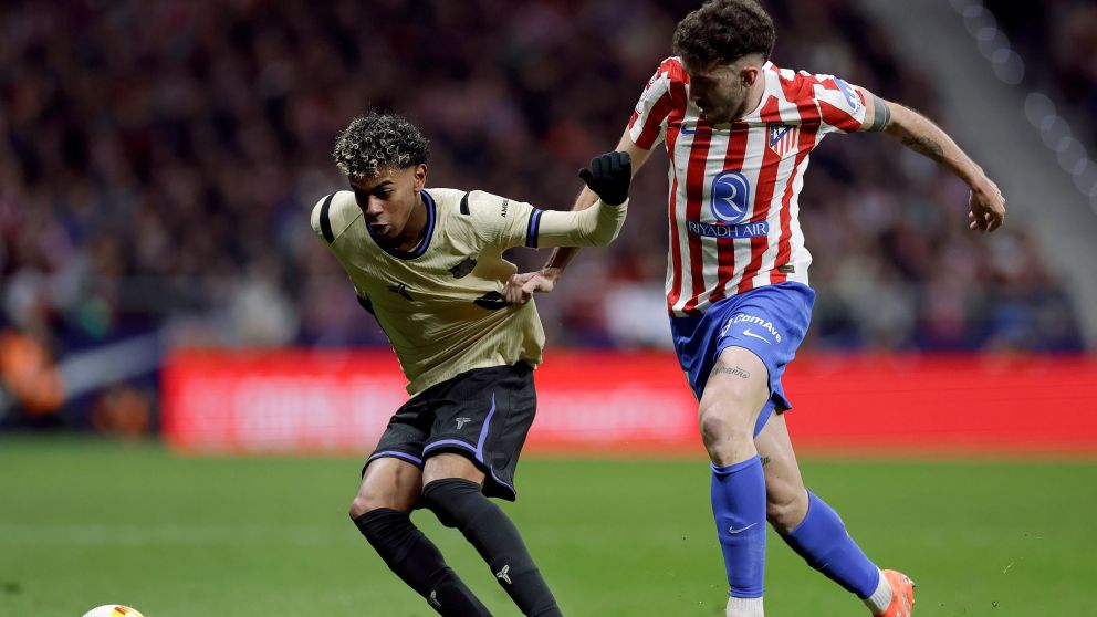 Lamine Yamal es una de las figuras de Barcelona y de la Selección de España. Molina lo cruzó durante el segundo tiempo.