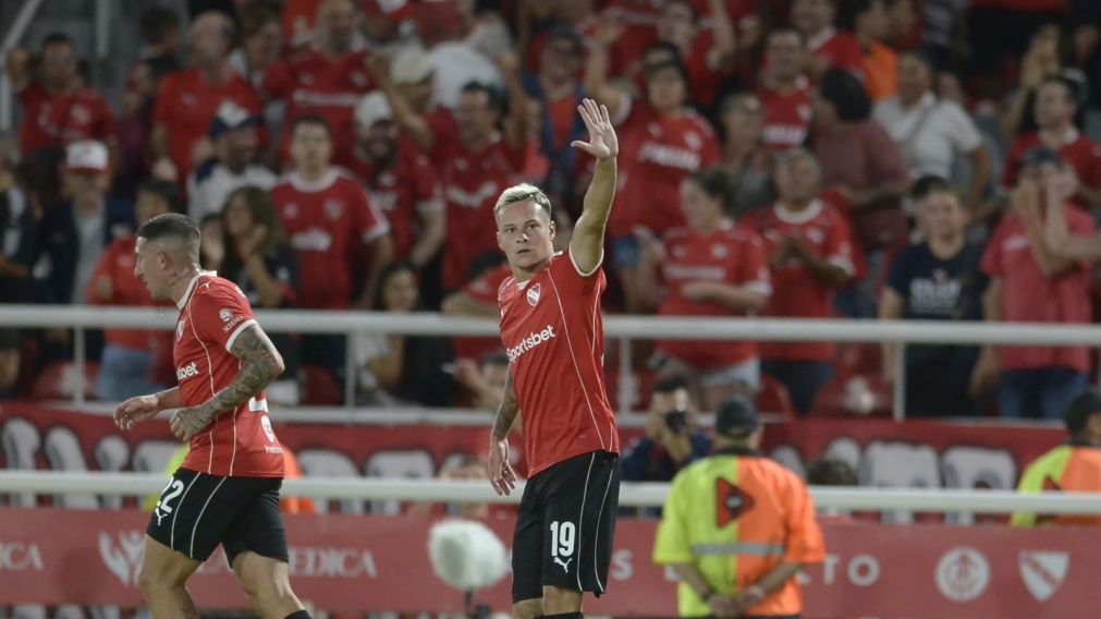 Quién frena a la gente de Independiente que se ilusiona con pegar el golpe en este Apertura 2026. El Rojo fue más que los suplentes del Granate.