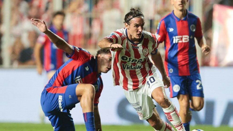 Unión y San Lorenzo juegan un partido entretenido en Santa Fe.