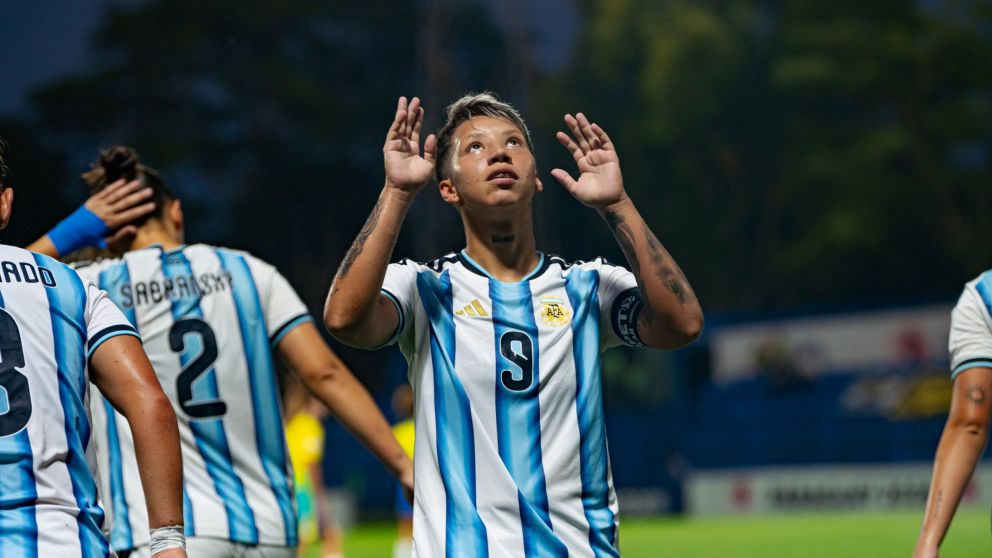 Las jugadoras argentinas hicieron historia ante el rival de toda la vida.