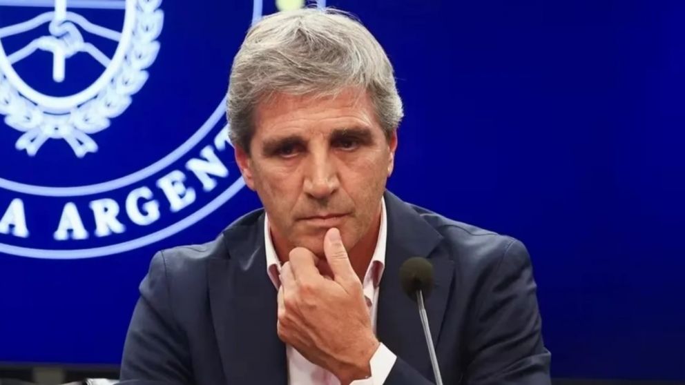 Luis Caputo ya está pensando en cómo será la economía en 2026.