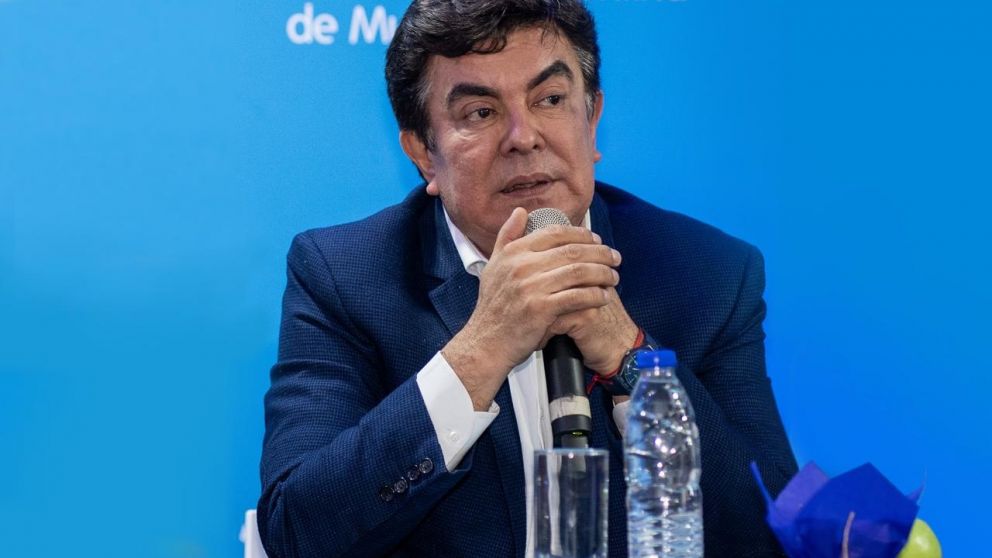 Fernando Espinoza alertó que Javier Milei quiere “que desaparezca el Conicet y con él la investigación científica entera”.