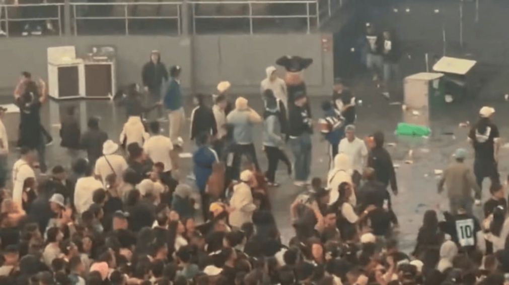 Una brutal batalla campal se desat� en la previa del show de Damas Gratis en Colombia y dej� como saldo un muerto (Imagen captura v�deo).