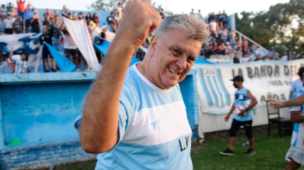 El entrenador fue brutalmente agredido.