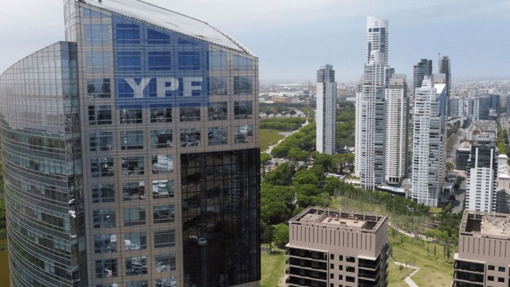 Juicio por YPF: Argentina pidió no entregar chats de Sergio Massa y Luis Caputo.