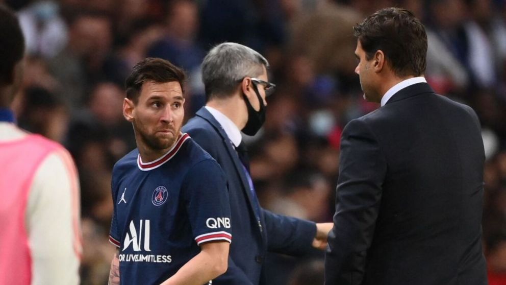El recordado gesto de Lionel Messi a Mauricio Pochettino tras que lo saque en el duelo del PSG ante el Lyon.