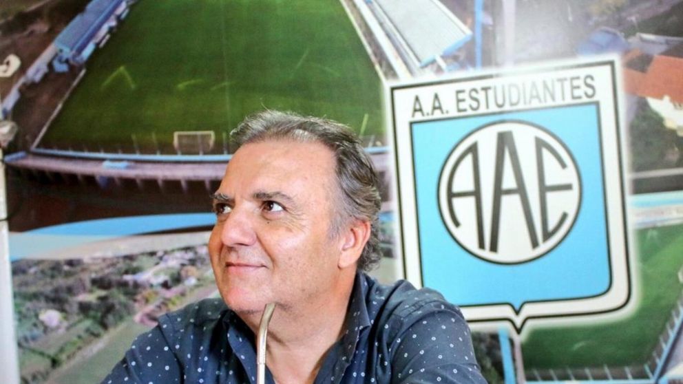 Alicio Dagatti, presidente de Estudiantes de Río Cuarto, destruyó a sus jugadores.