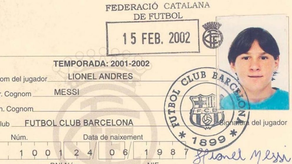 Lionel Messi y su primer contrato con el Barcelona.