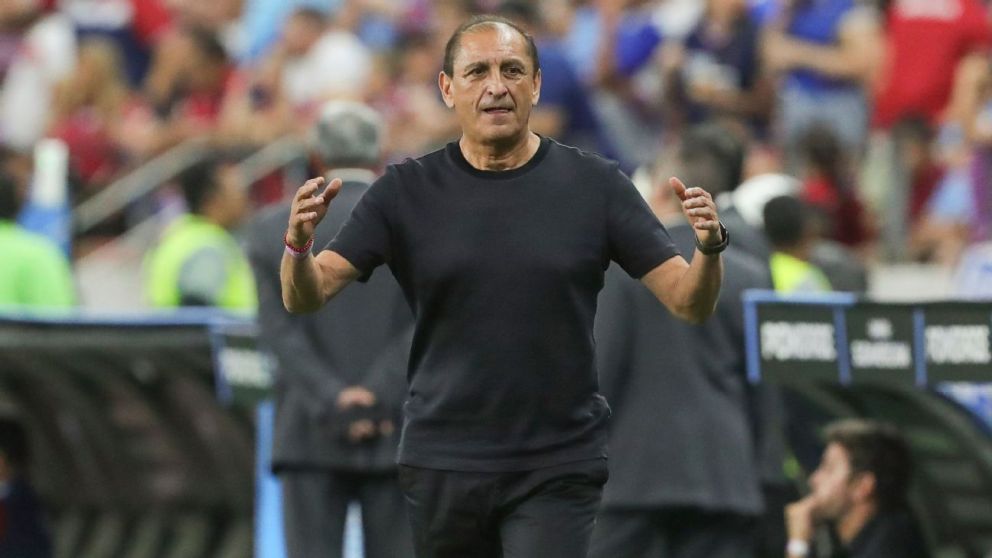 El histórico entrenador del Millonario lanzó un curioso mensaje.