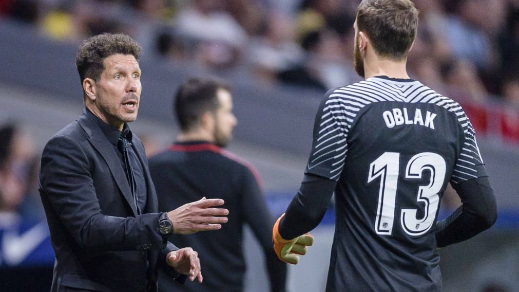 El Cholo se mostró en las antípodas del pensamiento del arquero esloveno. El Colchonero selló un encuentro para el olvido ante el Rayo Vallecano.