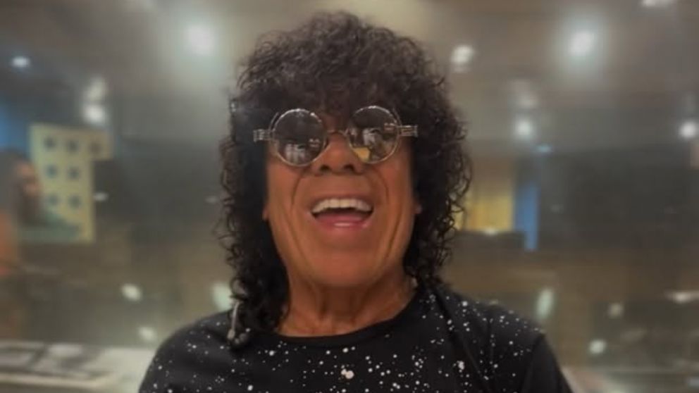 La Mona Jim�nez fren� su show por falta de aire y gener� preocupaci�n por su salud. (Foto: Instagram/ @lamonaoficial).