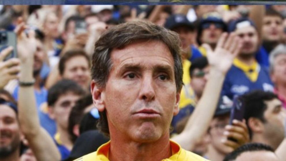 Claudio Úbeda está en la cuerda floja y los hinchas de Boca piden su salida.