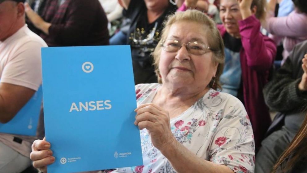 Bono para jubilados en marzo 2026: qué pasará con el extra de $70.000 y cómo se pagará (Imagen ilustrativa).