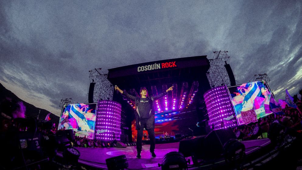 Ciro y Los Persas anunció su show en el estadio de Argentinos Juniors durante el Cosquín Rock