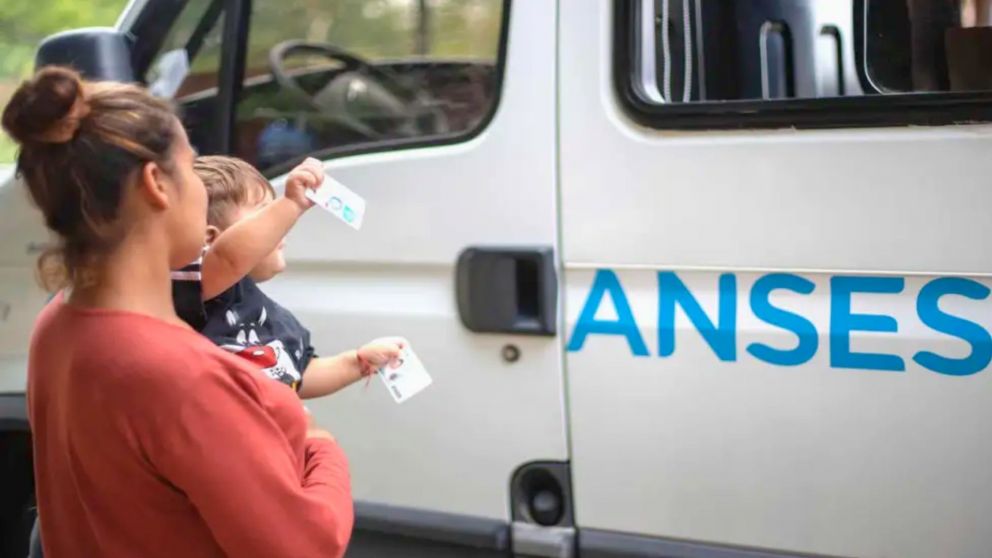 ANSES pagar� un extra de $100.000 a titulares de AUH: los requisitos para acceder
