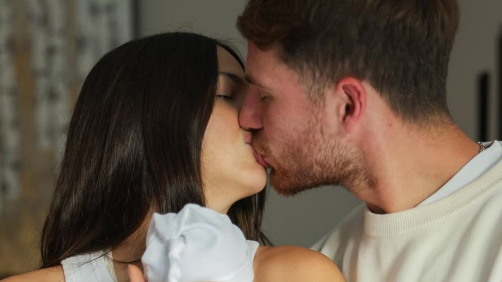 Alexis Mac Allister y Ailén Cova derritieron las redes con tiernas fotos de su hija Alaia.