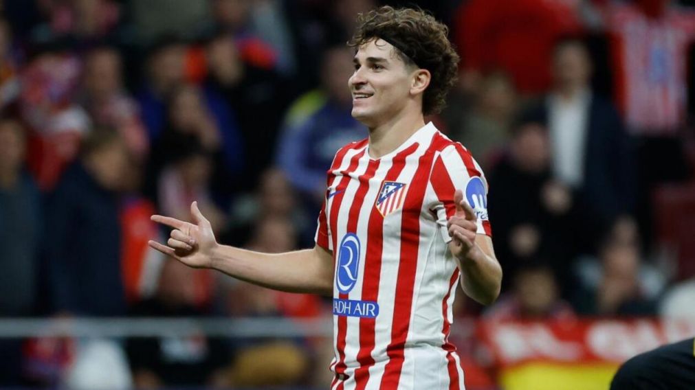 el conjunto londinense deber� convencer al delantero y presentar una oferta superadora que satisfaga al Atl�tico Madrid.
