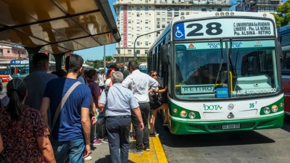 ¿Se levanta el paro de colectivos y de transporte? El Gobierno intimó a La Fraternidad y a la UTA a abstenerse de realizar la medida