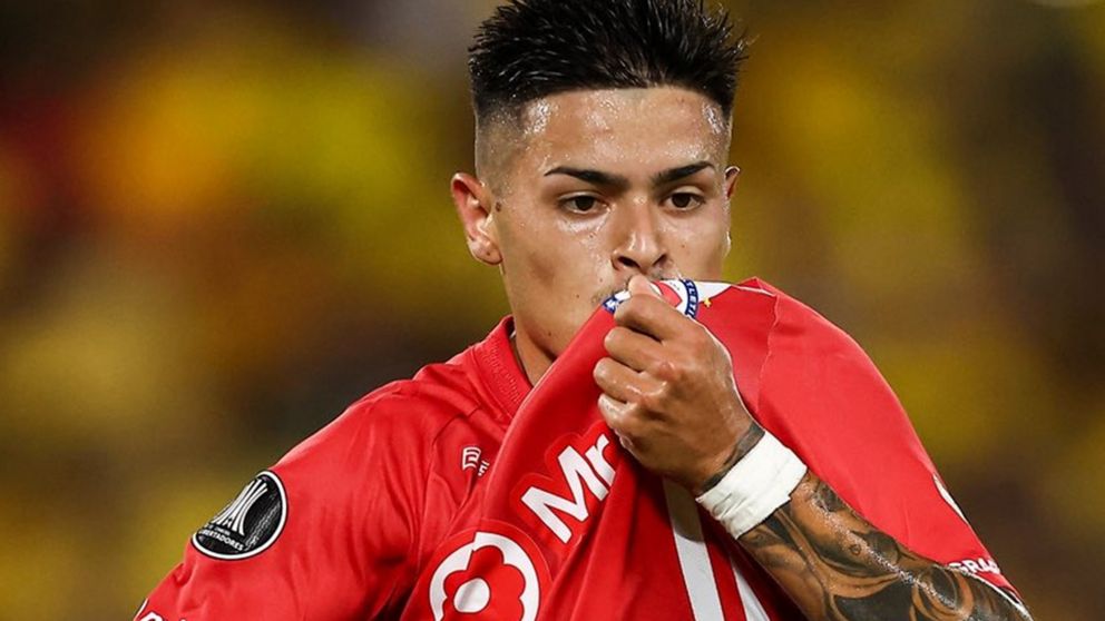 Argentinos Juniors aguant� con uno menos y se llev� un triunfo ag�nico ante Barcelona de Guayaquil por la Copa Libertadores