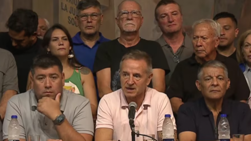 La CGT celebró el "alto" acatamiento del paro y advirtió al Gobierno: "Esto recién empieza"