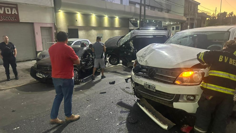 Impactante choque en Quilmes: siete autos involucrados