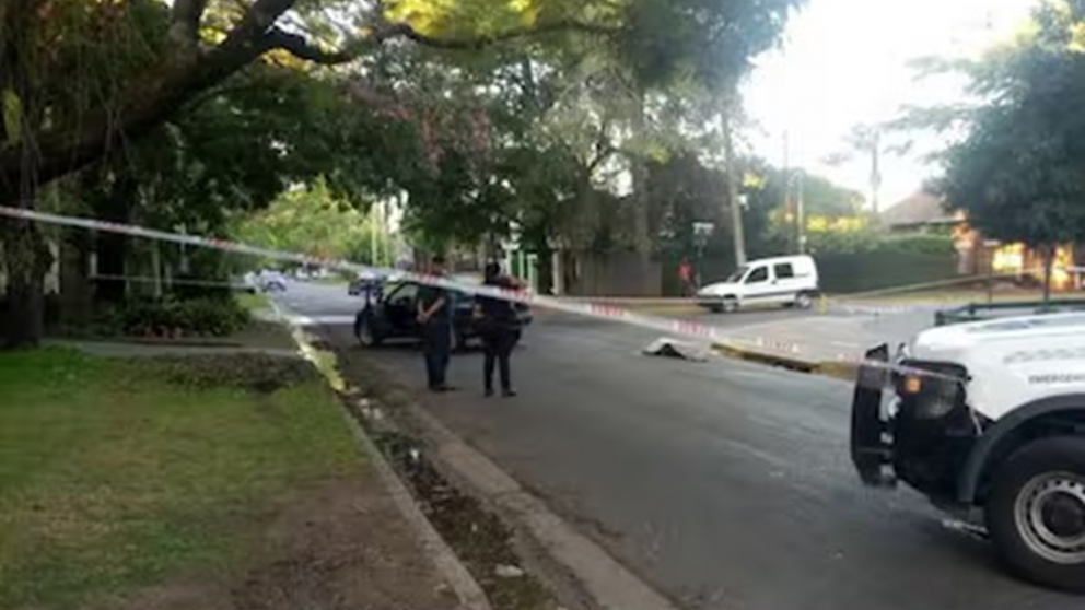 Los peritos trabajando en el lugar.