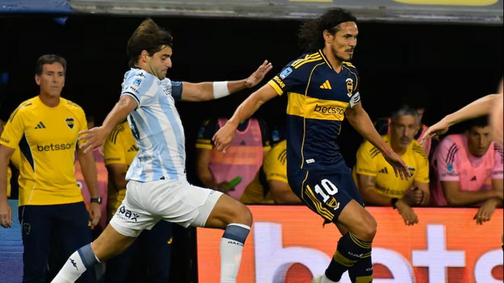 Los hinchas de Boca silbaron a Edinson Cavani cuando salió reemplazado ante Racing