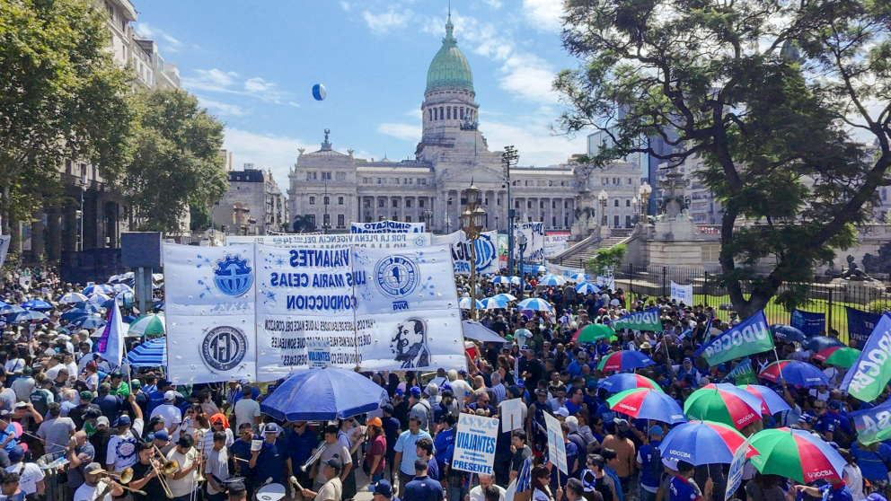 Los sectores "duros" de la CGT definir�an una medida de fuerza de 36 horas contra la reforma laboral