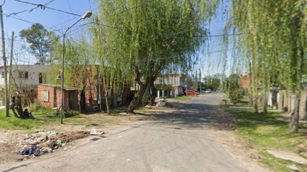 Presunto "dealer" baleó a un joven por venta de drogas y vecinos del barrio intentaron lincharlo