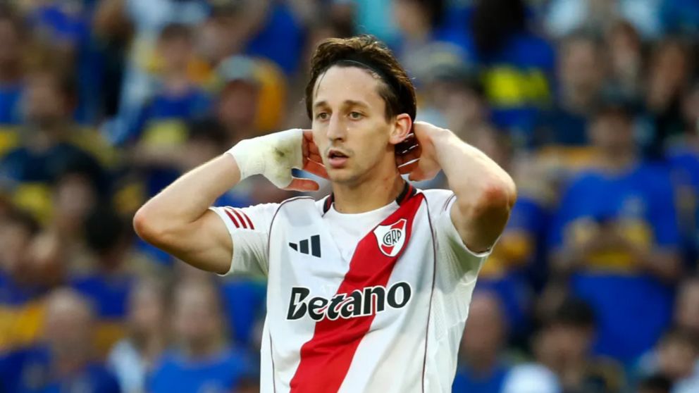 Finalmente, el paraguayo se va de River con m�s pena que gloria. 