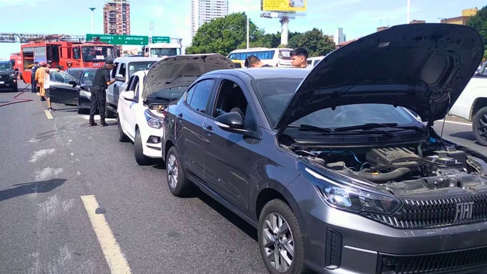 Doce autos chocaron en cadena sobre la General Paz y generaron complicaciones en el tránsito (Imagen gentileza SAME).