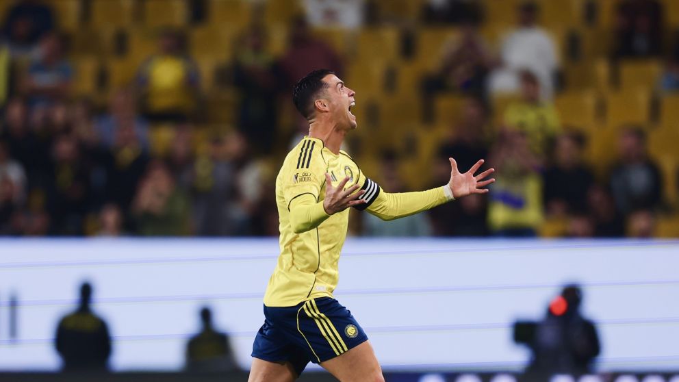 Cristiano Ronaldo metió un doblete en Al Nassr, sumó otro récord y avanza hacia los 1000 goles
