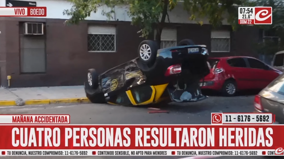 Así quedó el taxi tras el grave accidente.