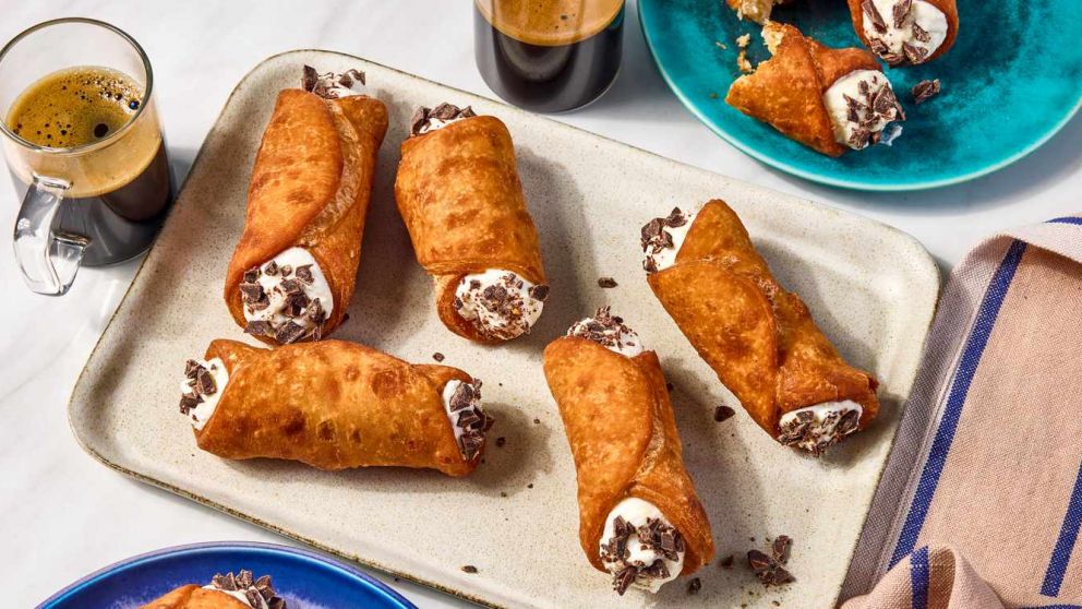 La receta de la masa del cannoli crocante, cómo lograr un relleno cremoso y todos los secretos.