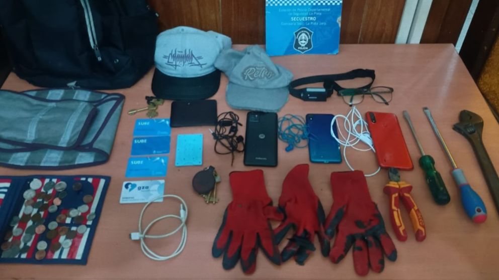 Atraparon a tres ladrones colombianos que están acusados de integrar una banda dedicada a desvalijar viviendas