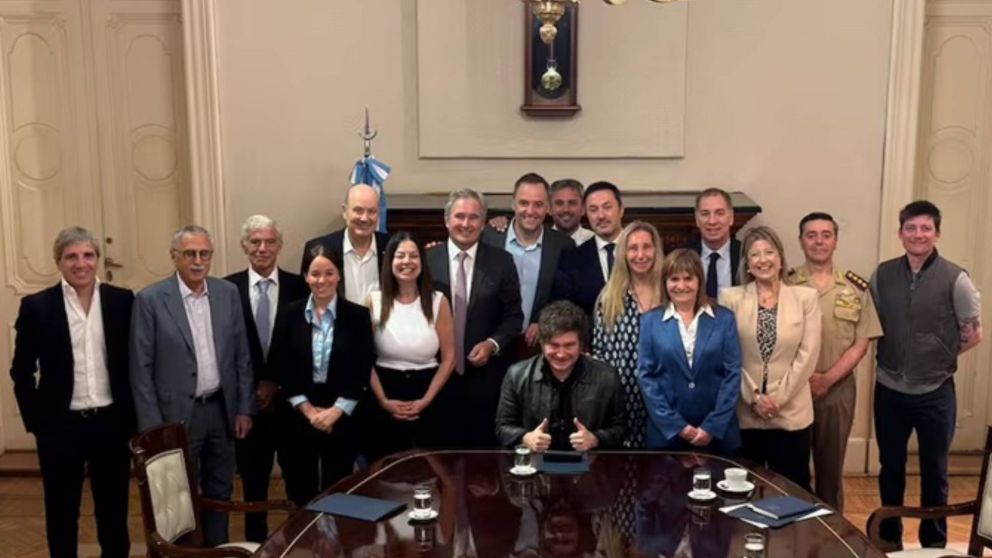 Reunión de gabinete: Javier Milei habló 30 minutos y marcó los objetivos del año.