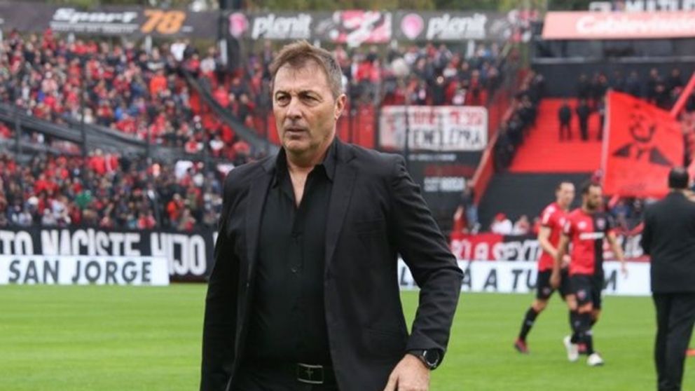 El entrenador volver� a dirigir a la Lepra.