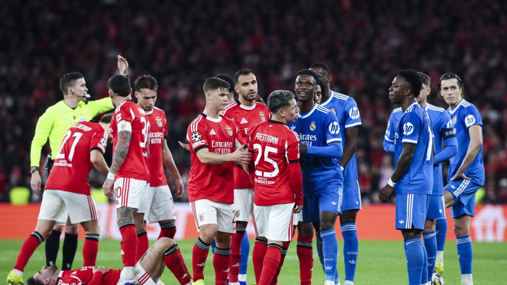 El mediocampista de Benfica y el delantero de Real Madrid no culminaron con su pleito y, ahora, el ex Vélez metería el contragolpe.