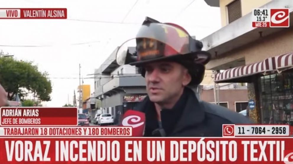 Se investigan las causas del incendio en el depósito de telas (Crónica TV).