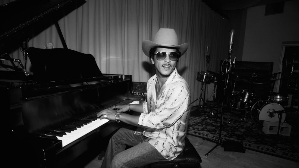 Bruno Mars revela el tracklist de su nuevo álbum "The Romantic"