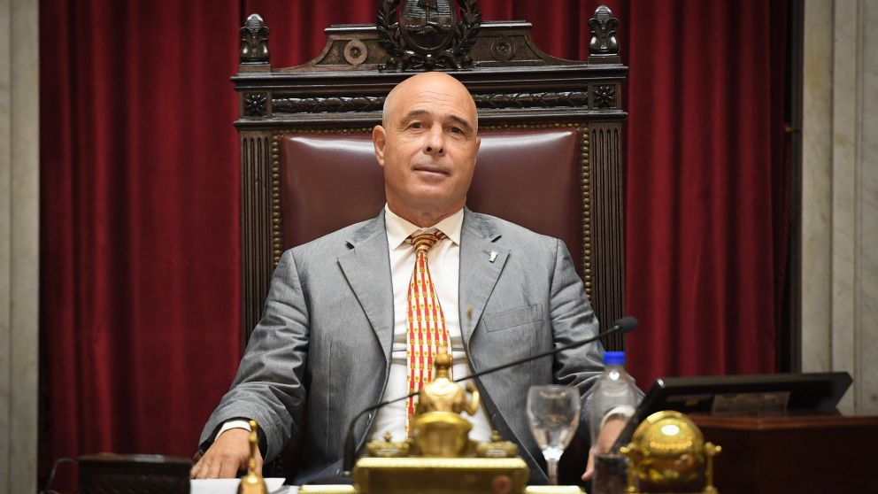Bartolomé Abdala confirmó que el oficialismo insistirá con los cambios al régimen de licencias por enfermedad.