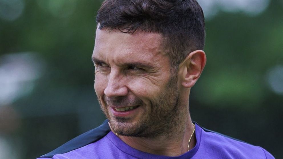 Maravilla Martínez llega tocado y Costas evalúa un cambio de último minuto en Racing para recibir a Independiente Rivadavia